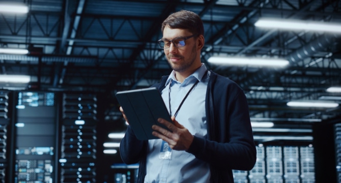 Robust Data Center Operations